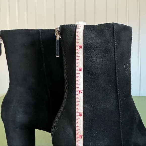 NWT Lola Cruz #045T30BK Chunky Heeled Zip-Back Boots in Black Suede - Picture 8 of 13